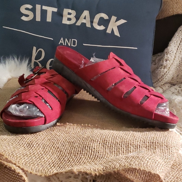 Munro American Sandals Size 12